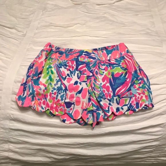 Lilly Pulitzer Dahlia Scalloped shorts - Picture 2 of 5